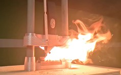 Nước có thể dập tắt đám cháy từ pin lithium?