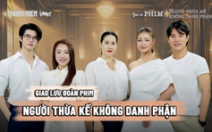 Hoa hậu Xuân Hạnh bị khán giả chửi mắng, Đình Mạnh run khi hôn Huỳnh Hồng Loan