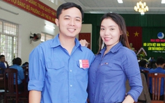 Chuyện tình đẹp bắt đầu từ những chai nước miễn phí trước cổng trường