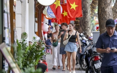 Hà Nội cho thuê vỉa hè: Có 'bình mới rượu cũ'?