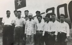 Chuyện chưa kể về chuyến bay bí mật đưa Hồ Chủ tịch tới Vinh và Đồng Hới
