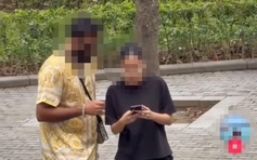TikToker bị tố dàn dựng clip 'tặng iPhone' ở Việt Nam là ai?