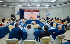 Tiêu dùng phải là 'bệ đỡ' cho nền kinh tế tăng trưởng cao