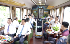 Lần đầu tiên đường sắt đưa robot AI phục vụ trên tàu