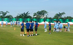 U.19 Việt Nam tập buổi đầu tại Indonesia: Điều kiện khá khắc nghiệt nhưng…