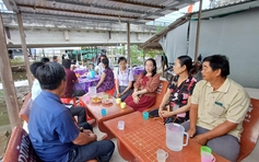 Người mẹ Cà Mau chết lặng nhận thi thể con gái, cháu ngoại