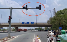 Đèn giao thông mờ, tài xế bị báo 'vượt đèn đỏ': CSGT TP.HCM xử lý ra sao?