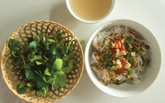 Bún hến Mai Xá: Món ngon Quảng Trị nổi tiếng vì cách trộn khác lạ