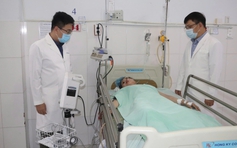 Bác sĩ Bệnh viện Chợ Rẫy đến Phú Quốc trong đêm, cứu công nhân ngã giàn giáo