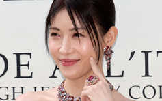 Ha Ji Won trở lại sân khấu âm nhạc sau 23 năm vắng bóng