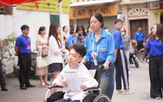 Thí sinh khó khăn được tiếp sức trong ngày đầu thi tốt nghiệp
