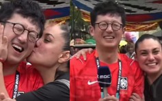 Đang bình luận trên sóng trực tiếp, phóng viên Hàn Quốc ớ cả người vì CĐV Mexico hôn chụt vào má