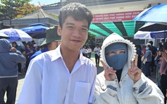 Thí sinh khóc vì đề tiếng Anh tốt nghiệp THPT khó, thậm chí đọc 'không hiểu'