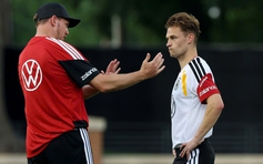 'Cỗ xe tăng' Đức và nỗi nhớ Kroos