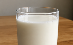 Người thận yếu có nên uống sữa hay phải kiêng hoàn toàn?