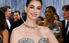 'Người đẹp nhất thế giới 2026' Anne Hathaway đón 'tin vui' ở tuổi 44