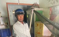 Chặn đầu xe, đạp ngã cụ ông bán vé số để cướp tài sản