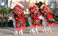 Dâng hoa tưởng niệm Chủ tịch Hồ Chí Minh trước hội thảo về hai lời kêu gọi lịch sử