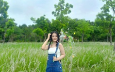 Đẹp như phim, đồi cỏ lau giữa TP.HCM đang khiến giới trẻ phát sốt