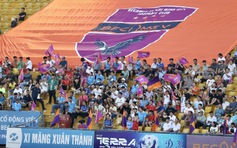 Vĩ Hào và Việt Cường ghi bàn, Becamex TP.HCM thắng HAGL: Vẫn đau đớn xuống hạng!