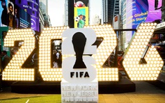 Trọng tài nổi tiếng nhất châu Phi không được nhập cảnh vào Mỹ, FIFA không thể can thiệp