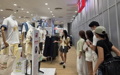 UNIQLO đầu tiên ở Đà Nẵng chưa khai trương đã hút khách đến chờ 'săn sale'