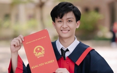 Ít ai ngờ hai thủ khoa THPT ở Vĩnh Long, người mê game, người mê cầu lông