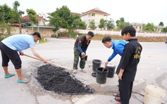 Anh Hòa lấp ổ gà