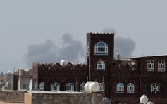 Houthi cáo buộc Ả Rập Xê Út tấn công sân bay Sanaa ở Yemen