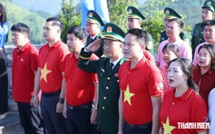 Lan tỏa tình yêu nước tại Cột cờ Lũng Cú