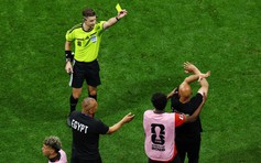 HLV Ai Cập bất ngờ nhắc tên Messi, lần đầu giải thích hành động khó hiểu trận thua Argentina