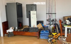 Mưa lớn gây ngập nhà, nhiều hộ dân ở Phú Quốc chật vật xoay xở