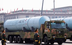 Giải mã vụ Trung Quốc phóng thử siêu tên lửa từ Biển Đông