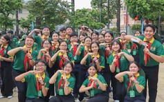 Thiếu nhi TP.HCM lên chuyến tàu nối dài mạch nguồn lịch sử