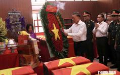 Tổng Bí thư, Chủ tịch nước Tô Lâm dâng hương các anh hùng liệt sĩ tại công viên Lê Thị Riêng