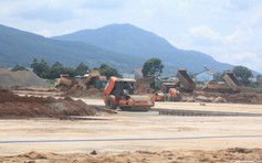 Sân bay Liên Khương làm ngày đêm cho kịp tháng sau đón khách tới Đà Lạt