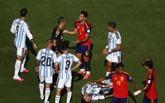 Tranh cãi trọng tài Vincic hủy bàn thắng của Tây Ban Nha: Williams mắc lỗi gì trước Argentina?