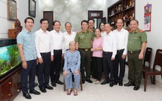 Đại tướng Lương Tam Quang tri ân người có công ở Gia Lai