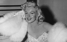 Bi kịch phía sau mối quan hệ cha con của minh tinh Marilyn Monroe
