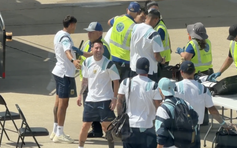 Xuất hiện hình ảnh Messi bật cười gây bão mạng khi được kiểm tra an ninh cực kỳ gắt gao