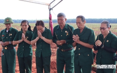 Mộ tập thể ở xã Minh Đức: 'Bố tôi nằm nghĩa trang, còn các chú ở đây'