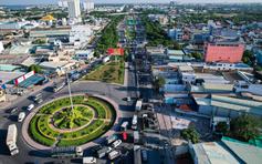 Tất bật tháo dỡ nhà để mở rộng cửa ngõ phía tây TP.HCM lên 12 làn xe