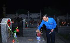 Anh Nguyễn Nhất Linh xúc động chia sẻ chuyện gia đình tại lễ thắp nến tri ân