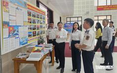 Trưởng ban Tuyên giáo và Dân vận TP.HCM thăm, tặng quà lực lượng vũ trang Côn Đảo