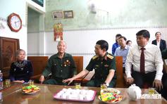 Đại tướng Phan Văn Giang thăm, tặng quà gia đình chính sách tại Lâm Đồng