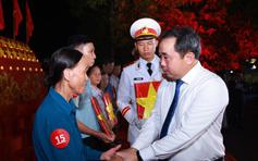 Mỗi ngọn nến tri ân nhắc nhở thế hệ trẻ về trách nhiệm tiếp bước cha anh