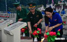 Hơn 400 đoàn viên thắp nến tri ân tại Cà Mau