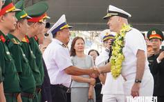 Tàu sân bay Mỹ USS George Washington cập cảng Đà Nẵng