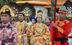 'Bách hoa bộ hành' ở Huế: Từ cuộc diễu hành đến lễ hội áo dài và cổ phục