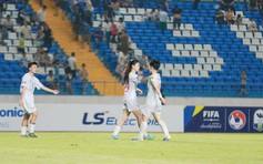 Được hưởng 3 quả phạt đền, CLB Phong Phú Hà Nam thắng cực đậm Hà Nội II